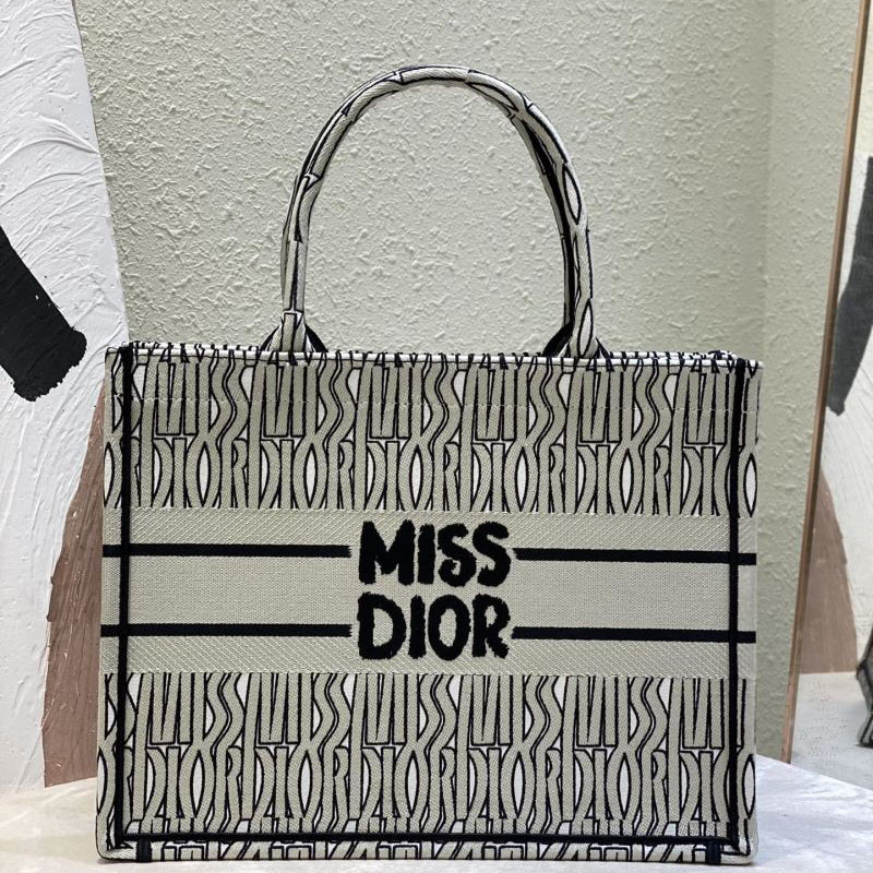 chr1st1an D10r shopping bags
